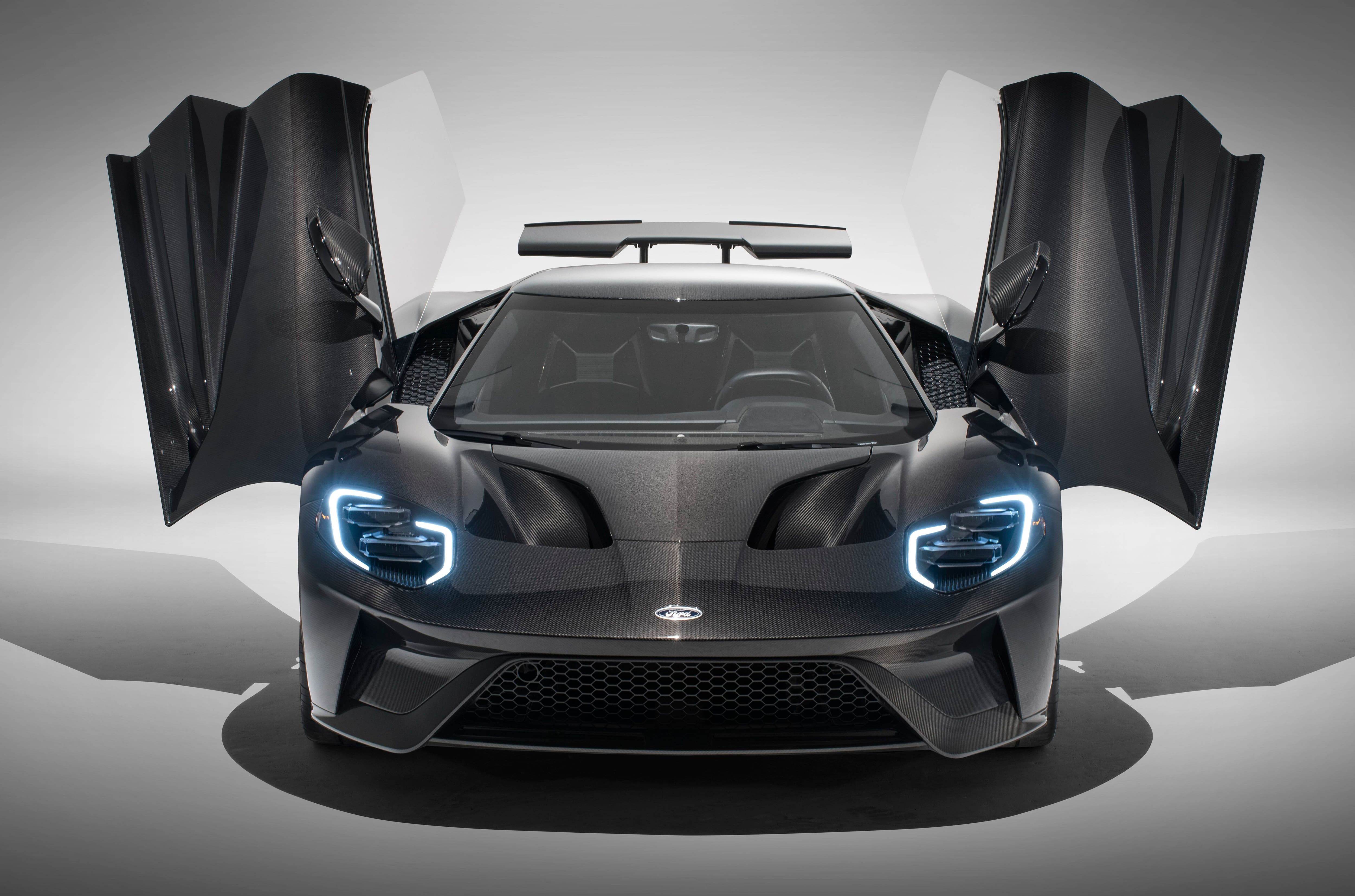 Ford GT Supercar Upgraded for 2020 with More Power, New Special Edition